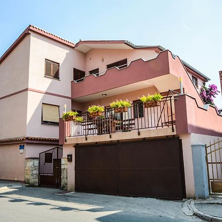 Apartments Ema Pula Exterior photo